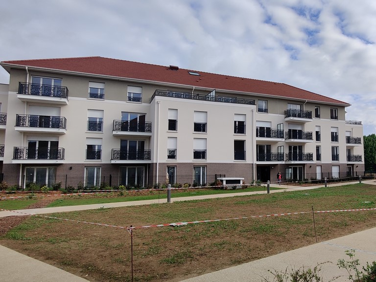 A louer T4 Jouy le Moutier - 1